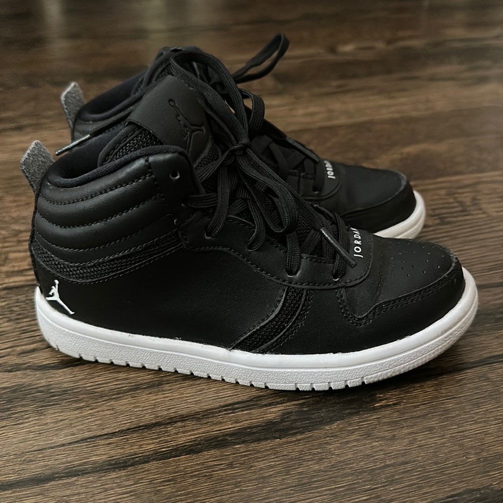 Jordan Heritage BP kids sneakers size 11
